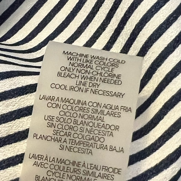 Karl Lagerfeld Paris Navy and White Striped Sleeveless Blouse size Medium - Picture 13 of 16